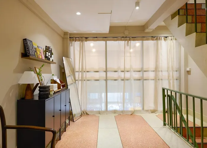 Newly Renovated, 4br Townhouse , 5min Mrt , Group *