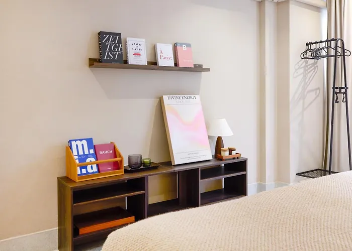 Newly Renovated, 4br Townhouse , 5min Mrt , Group Appartement Bangkok