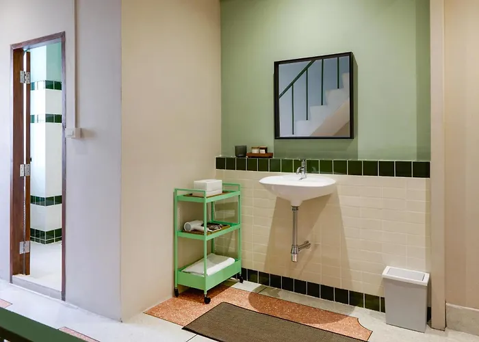 Newly Renovated, 4br Townhouse , 5min Mrt , Group * Bangkok