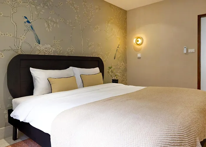 Newly Renovated, 4br Townhouse , 5min Mrt , Group Appartement Bangkok